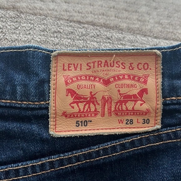 “Levi- Men’s dark wash Jeans size 28” - Picture 7 of 8